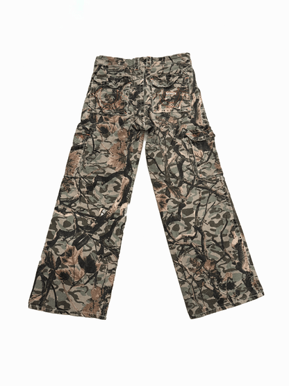 "TRUE RELIGION" Real Tree Camo Cargo Pants