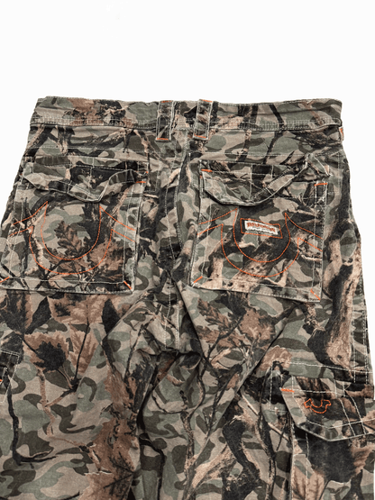 "TRUE RELIGION" Real Tree Camo Cargo Pants