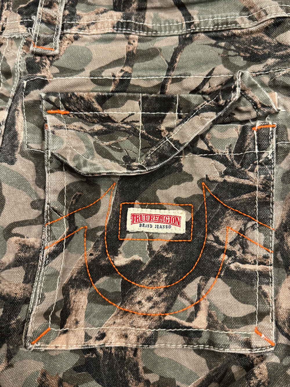 "TRUE RELIGION" Real Tree Camo Cargo Pants